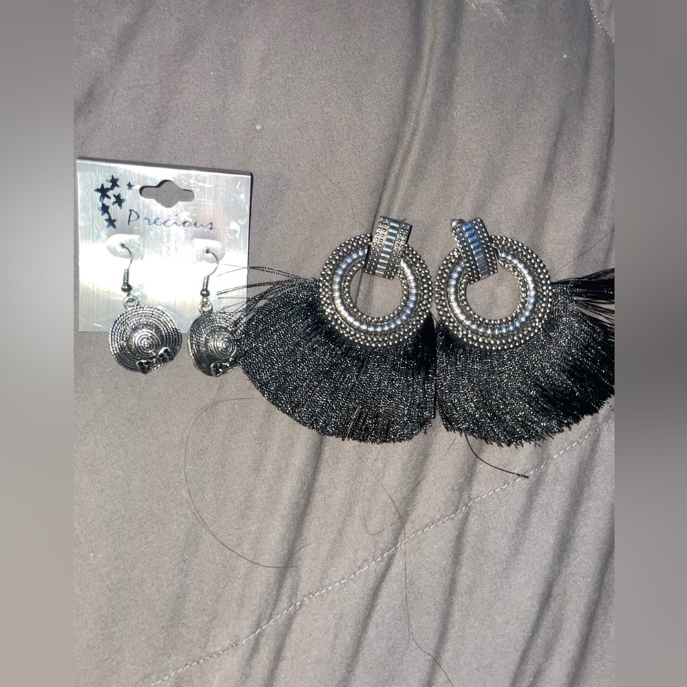 BUNDLE of 2 vintage earrings